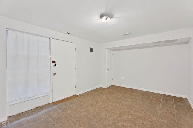 1652 W Jarvis Ave, Chicago, IL 60626 - foyer featuring visible vents, baseboards, and tile patterned floors