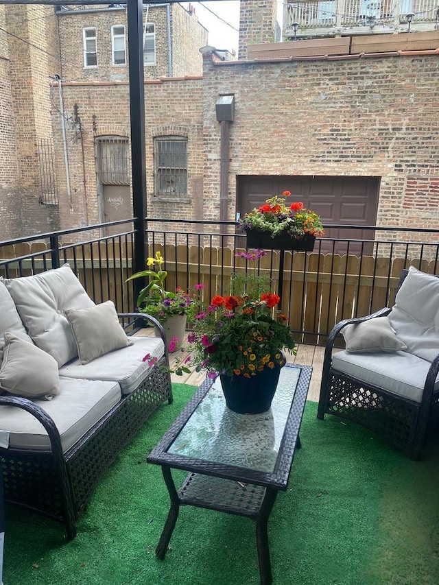 balcony featuring an outdoor hangout area