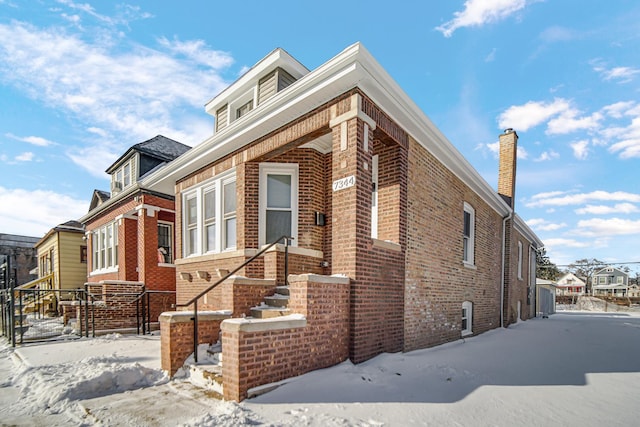 view of front facade with brick siding