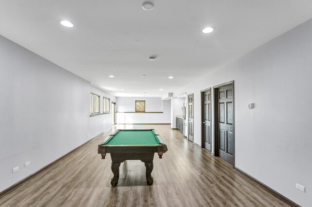 game room with light wood finished floors, baseboards, pool table, and recessed lighting