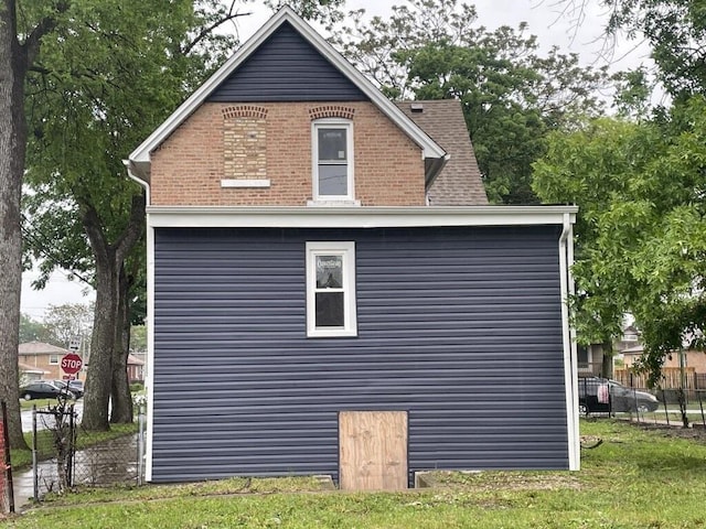 8900 S Emerald Ave, Chicago, IL 60620 - view of side of home