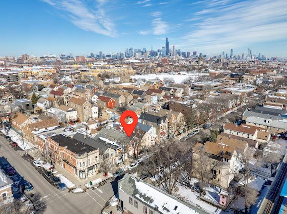 bird's eye view with a view of city