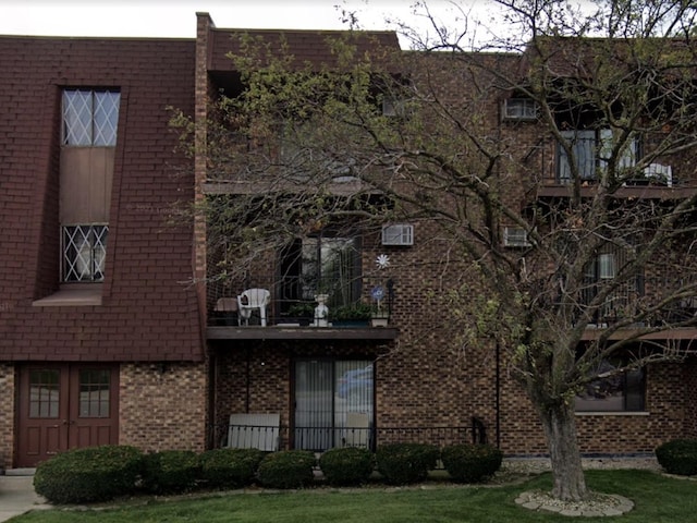 view of building exterior