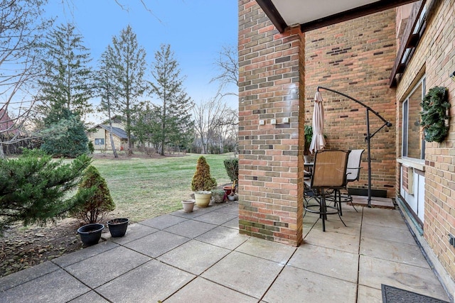 view of patio with outdoor dining space