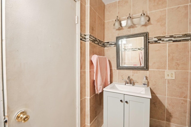 bathroom with backsplash and vanity