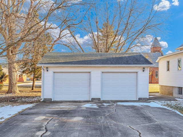 view of detached garage