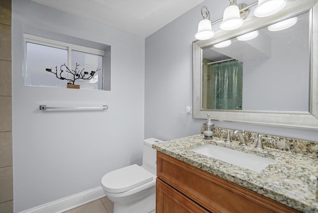 full bath featuring curtained shower, tile patterned flooring, toilet, vanity, and baseboards