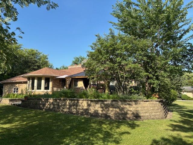 26980 N Pierre Dr, Mundelein, IL 60060 - view of front of house with a front lawn
