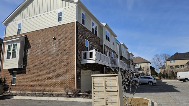 view of building exterior with a residential view