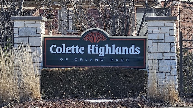 view of community / neighborhood sign