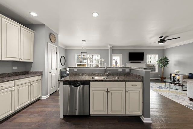 kitchen with dishwasher, an island with sink, open floor plan, decorative light fixtures, and a sink