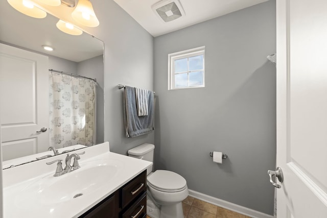 full bath featuring baseboards, a shower with shower curtain, toilet, tile patterned floors, and vanity