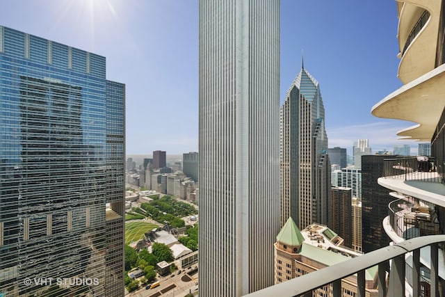 225 N Columbus Dr Unit 5610, Chicago, IL 60601 - skyline view
