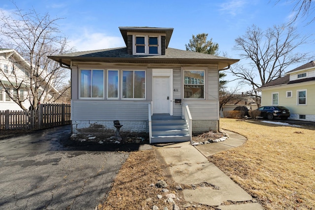 411 N Arlington Heights Rd, Arlington Heights, IL 60004 - bungalow-style house featuring roof with shingles