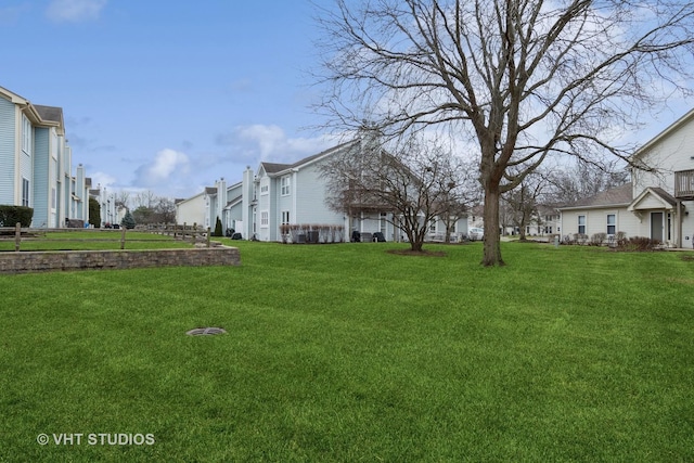 view of yard featuring a residential view