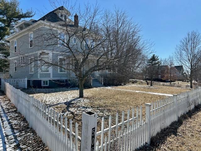 view of yard featuring a fenced front yard