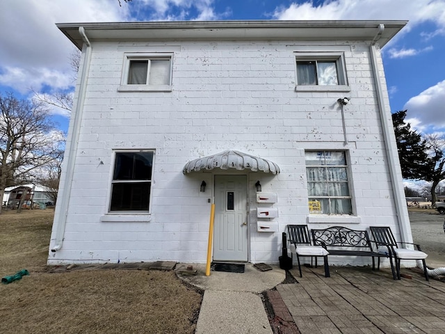 view of front of property