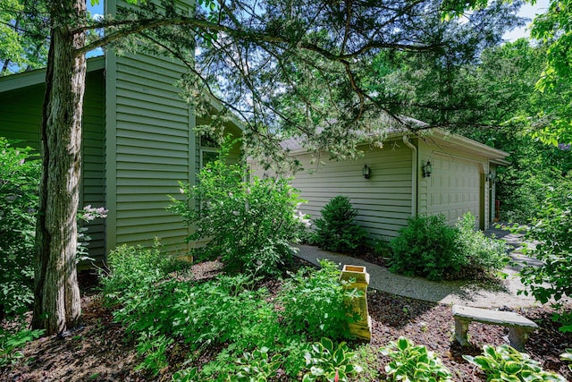 18 Colony Ln, Galena, IL 61036 - view of yard with a garage