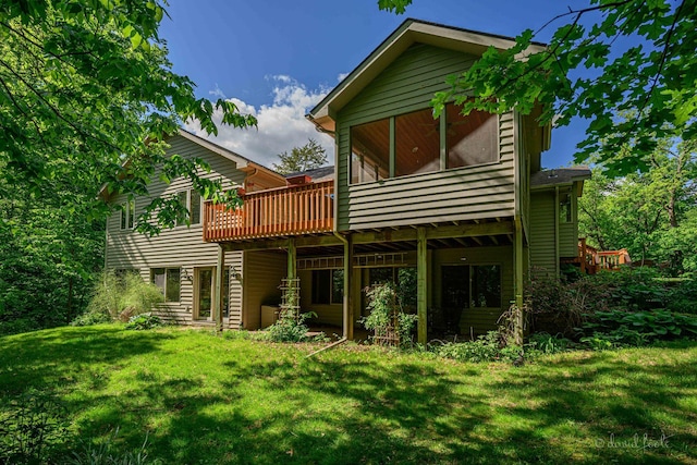 18 Colony Ln, Galena, IL 61036 - back of property with a deck and a lawn