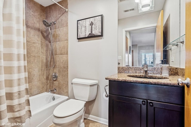 full bath with shower / bath combination with curtain, visible vents, toilet, vanity, and baseboards