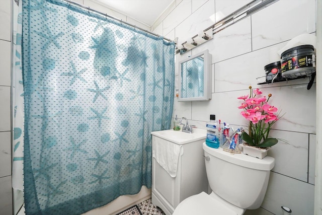 full bath with vanity, toilet, and shower / bathtub combination with curtain