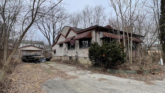 31918 Hillside Dr, Lakemoor, IL 60051