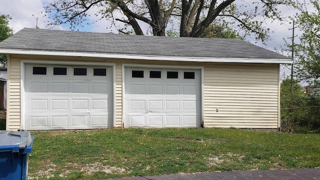view of detached garage
