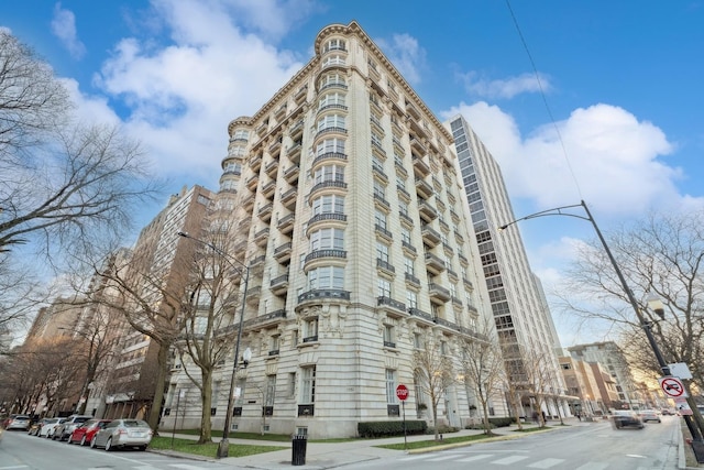 1550 N State Pkwy Unit Lib-A, Chicago IL, 60610, 2 bedrooms, 2.5 baths condo for sale