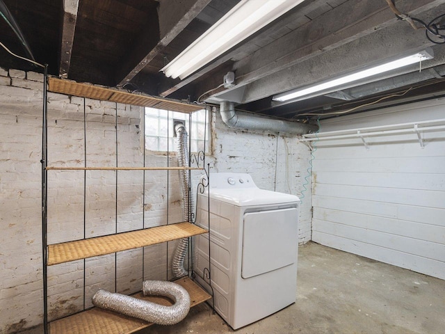 basement featuring washer / clothes dryer