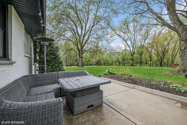view of patio / terrace featuring outdoor lounge area