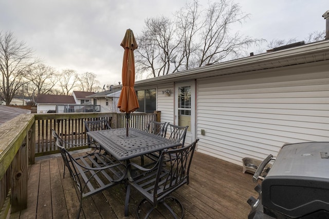 deck featuring outdoor dining space