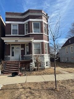 view of front of home featuring a porch