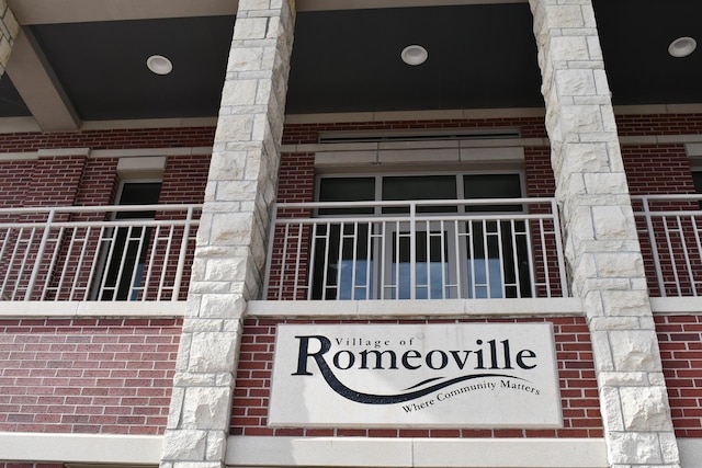 1080 Redondo Dr, Romeoville, IL 60446 - exterior view of brick siding