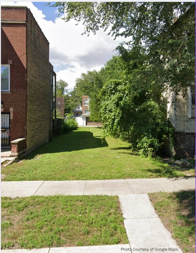 Listing photo 2 for 6917 S Lowe Ave, Chicago IL 60621