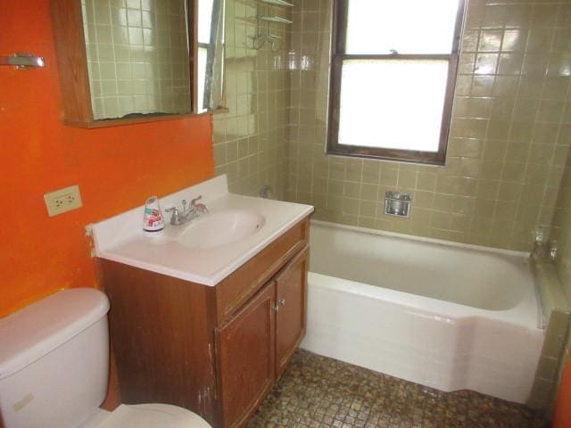 525 Price Ave, Calumet City, IL 60409 - full bathroom with toilet and vanity