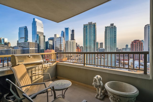 501 N Clinton St Unit 1705, Chicago, IL 60654 - balcony with a skyline view