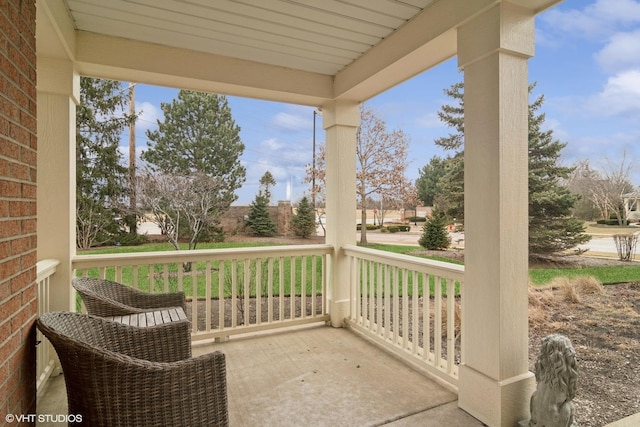 balcony featuring covered porch