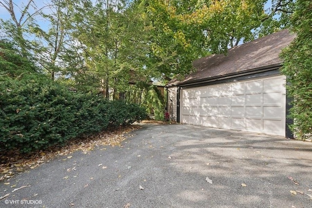 view of detached garage