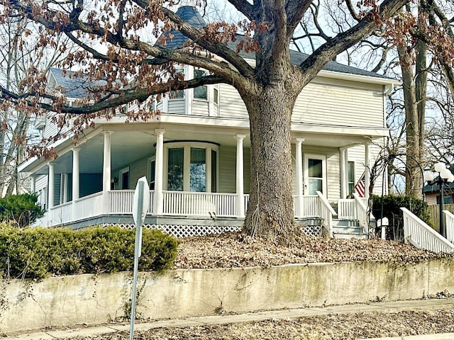 view of front of house featuring a porch