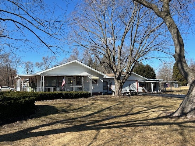 view of front of property featuring a porch