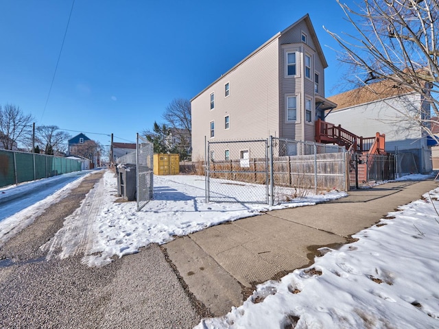 Listing photo 3 for 4508 S Wood St, Chicago IL 60609