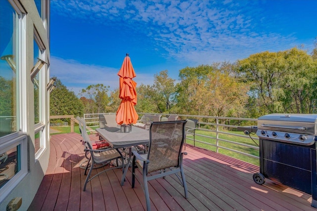 deck featuring outdoor dining space