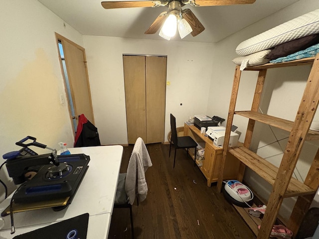 4257 W SW Hwy, Hometown, IL 60456 - office area with dark wood-style floors and ceiling fan