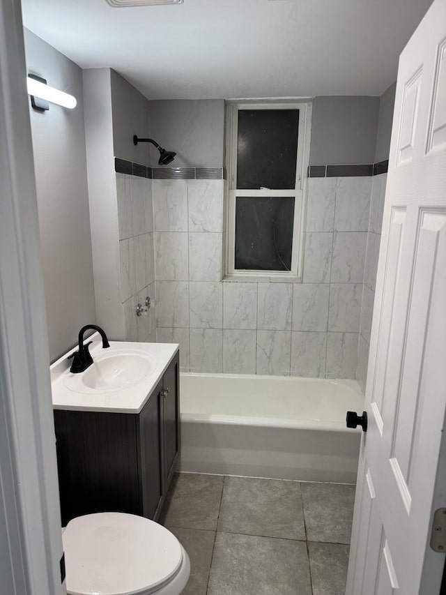 3323 N Central Park Ave, Chicago, IL 60618 - full bath featuring vanity, shower / bath combination, and tile patterned floors
