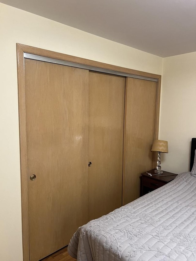 bedroom with a closet