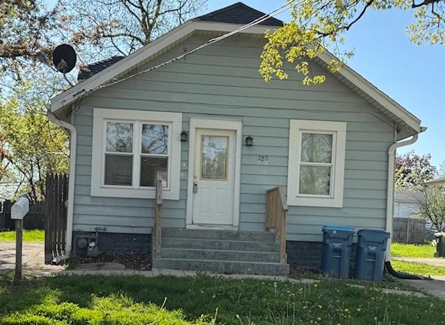 220 N Sumner Ave, Aurora, IL 60505 - view of bungalow-style house