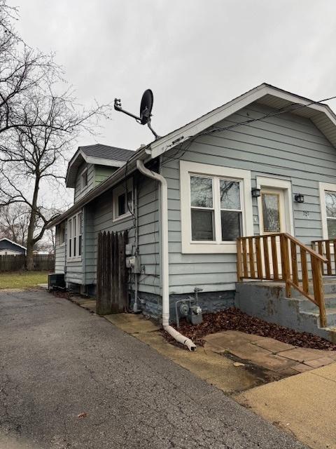 220 N Sumner Ave, Aurora, IL 60505 - view of front of property with central AC unit