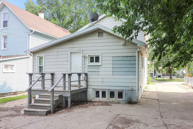 710 E Benton St, Aurora, IL 60505 - rear view of house