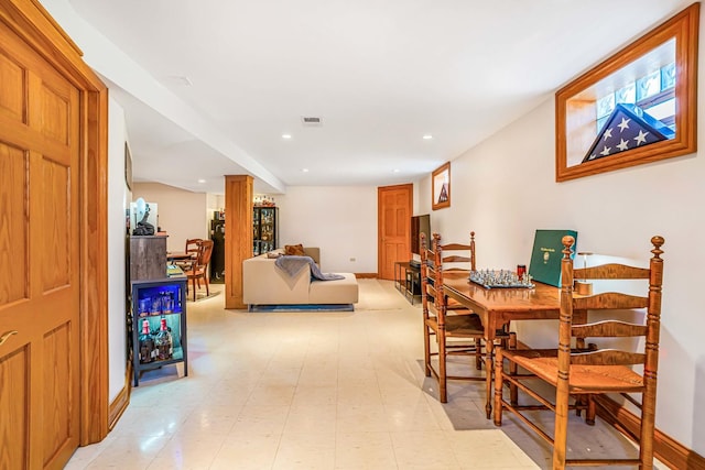 dining area featuring recessed lighting, visible vents, and baseboards