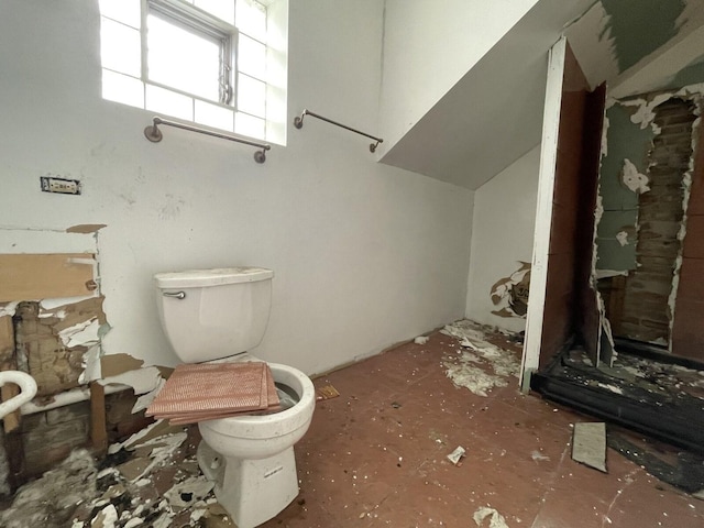 7310 S Kingston Ave, Chicago, IL 60649 - bathroom with toilet